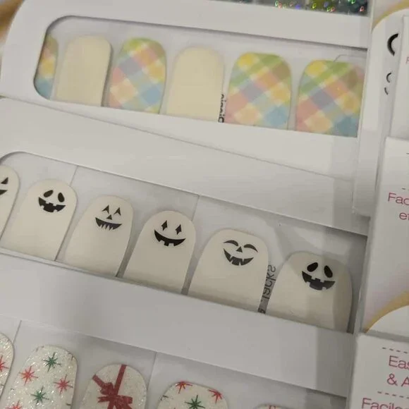 Color Street- Holiday Grab Bag- #10 - Picture 5 of 7